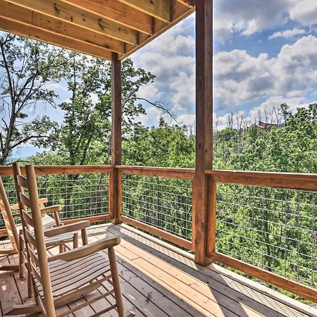 Modern Cabin With Hot Tub And Game Room In Gatlinburg! Zewnętrze zdjęcie