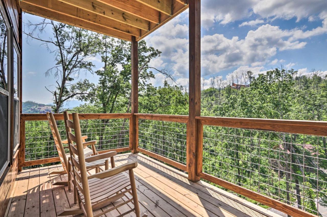 Modern Cabin With Hot Tub And Game Room In Gatlinburg! Zewnętrze zdjęcie