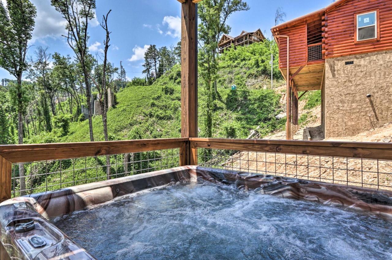 Modern Cabin With Hot Tub And Game Room In Gatlinburg! Zewnętrze zdjęcie
