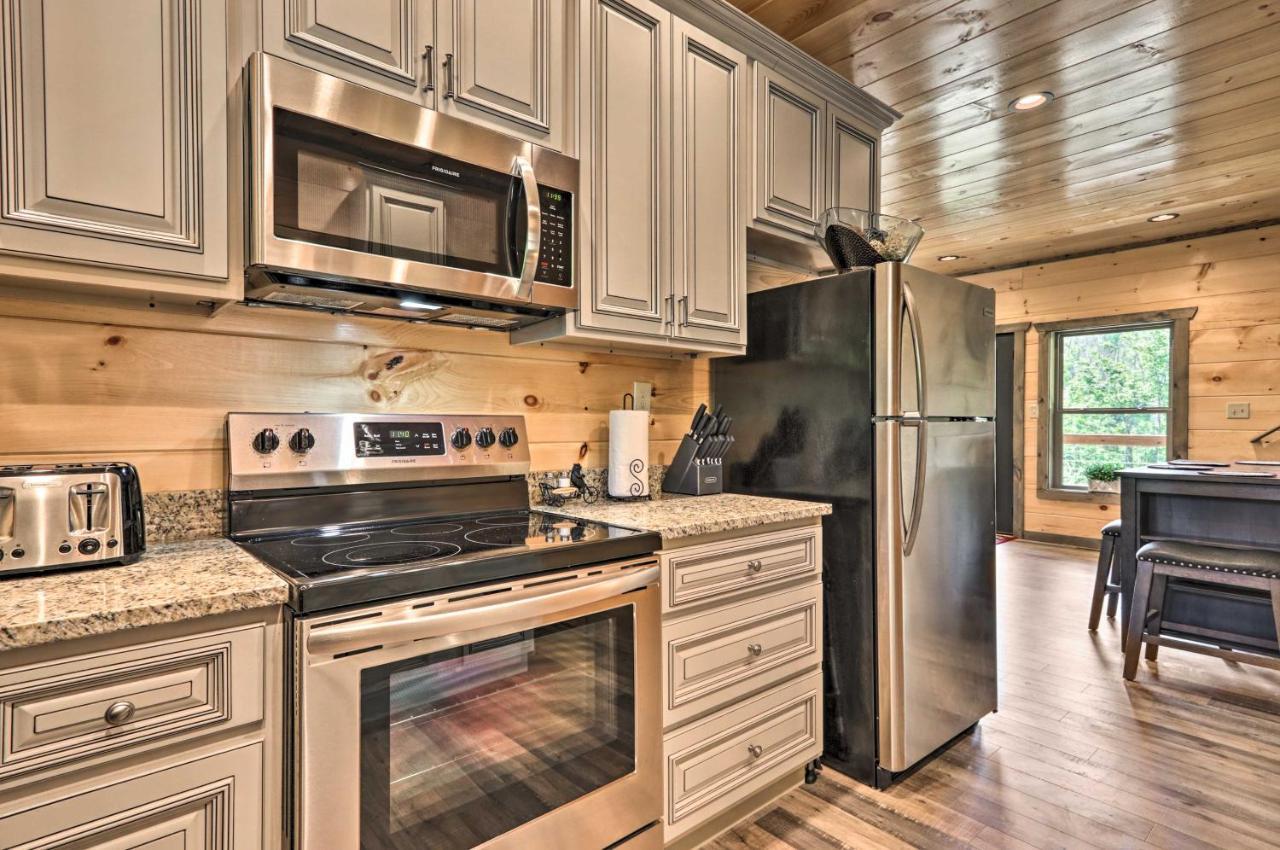 Modern Cabin With Hot Tub And Game Room In Gatlinburg! Zewnętrze zdjęcie