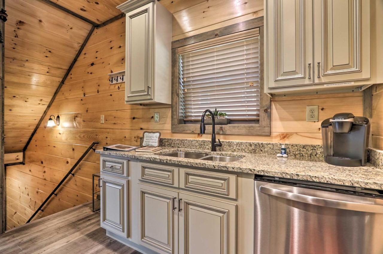 Modern Cabin With Hot Tub And Game Room In Gatlinburg! Zewnętrze zdjęcie