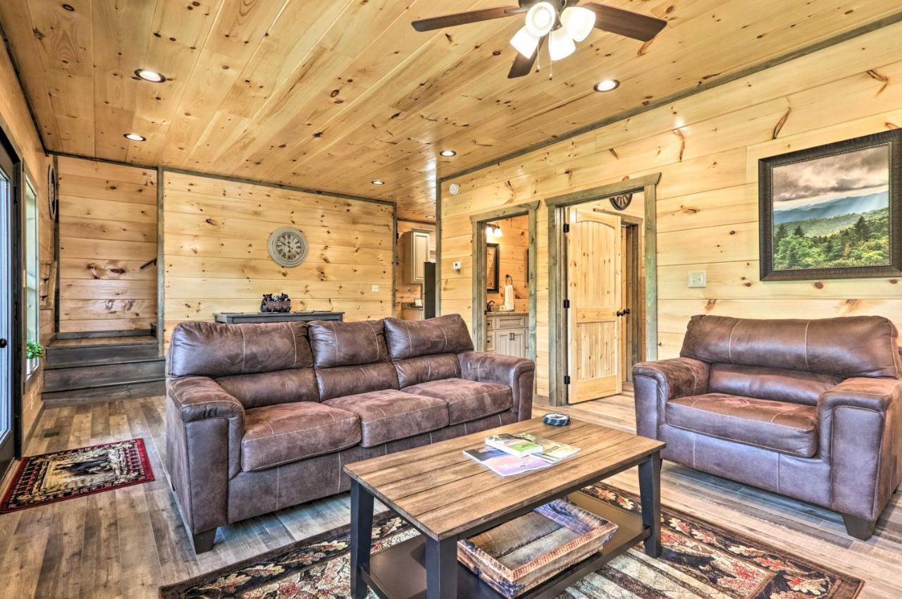 Modern Cabin With Hot Tub And Game Room In Gatlinburg! Zewnętrze zdjęcie