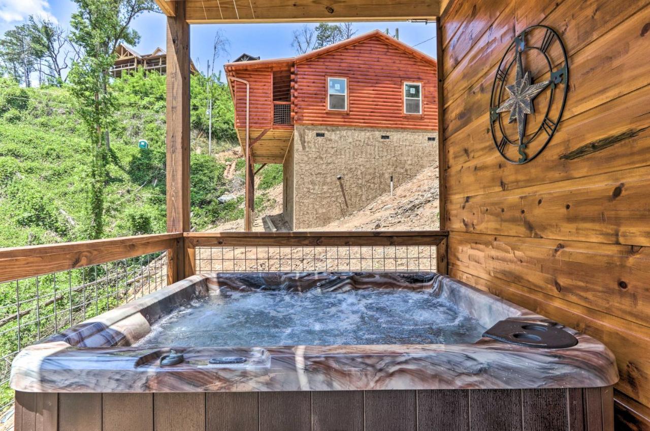 Modern Cabin With Hot Tub And Game Room In Gatlinburg! Zewnętrze zdjęcie