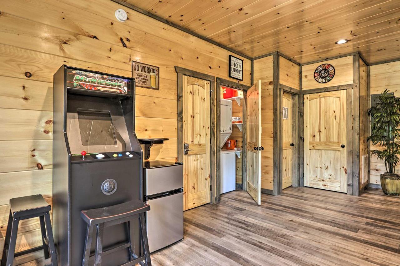 Modern Cabin With Hot Tub And Game Room In Gatlinburg! Zewnętrze zdjęcie