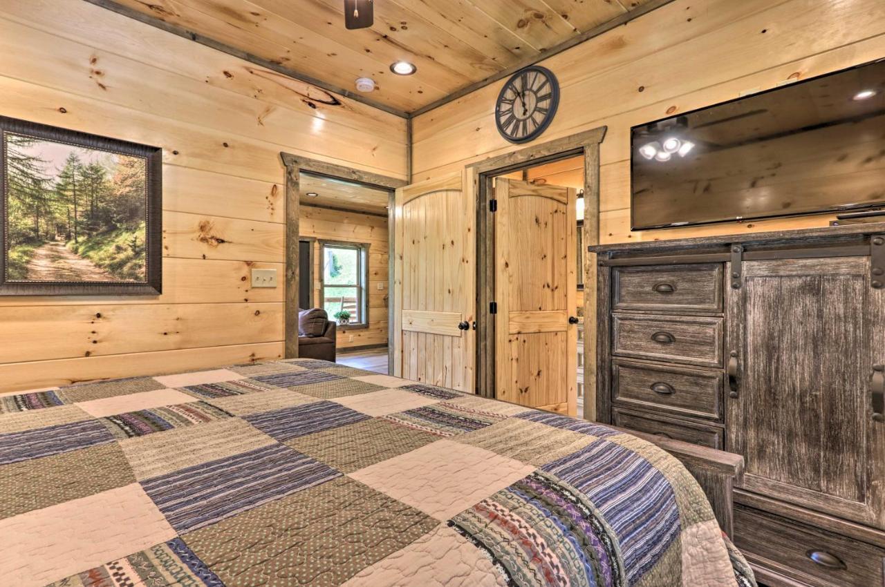 Modern Cabin With Hot Tub And Game Room In Gatlinburg! Zewnętrze zdjęcie