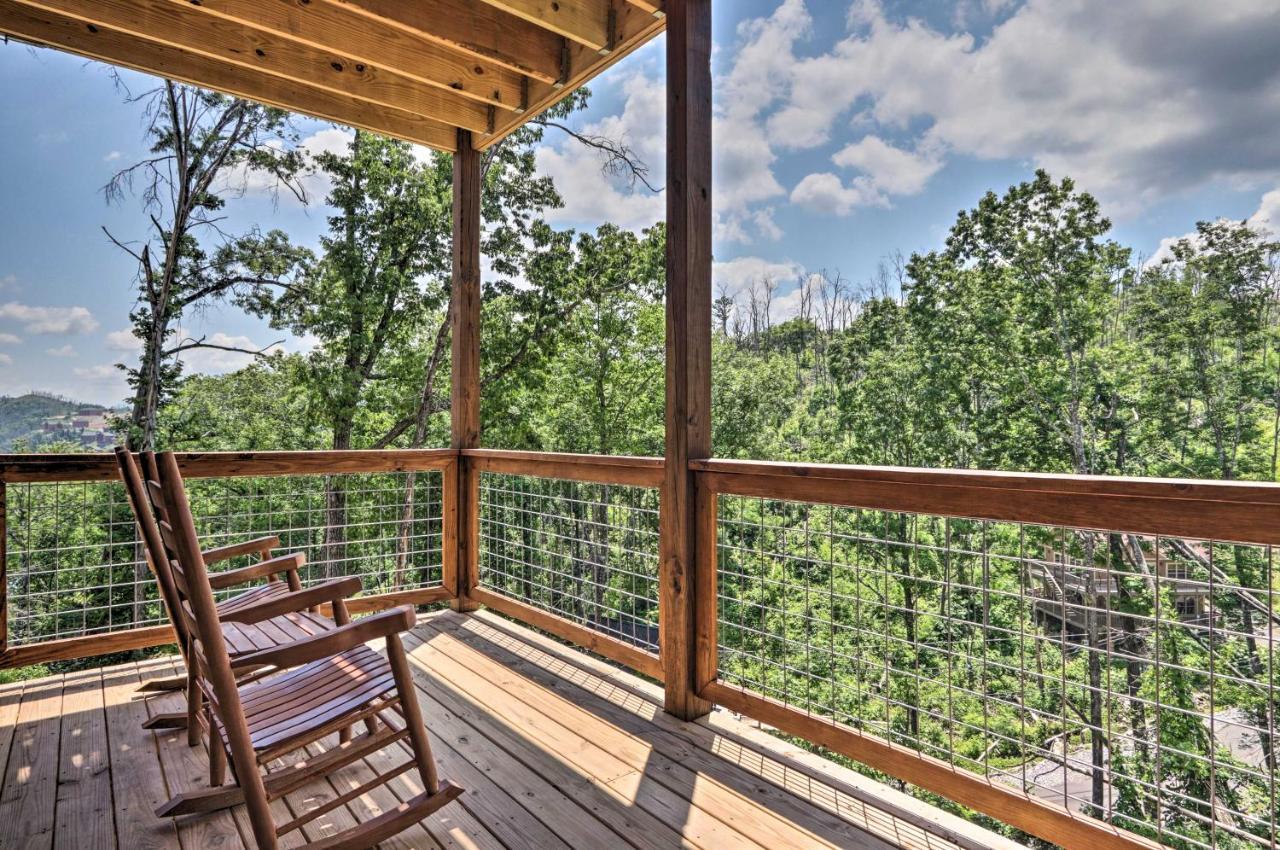 Modern Cabin With Hot Tub And Game Room In Gatlinburg! Zewnętrze zdjęcie